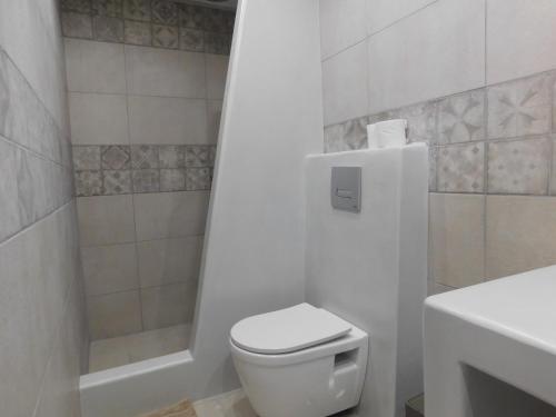 Fira Sunrise Economy Rooms