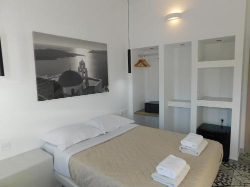 Fira Sunrise Economy Rooms