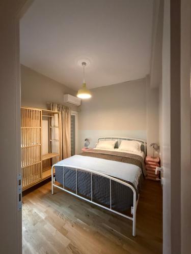 2 Bedroom 2 Bath Apartment 5min from Kypseli square