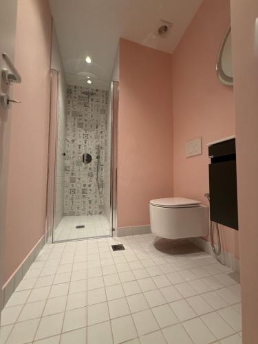 2 Bedroom 2 Bath Apartment 5min from Kypseli square