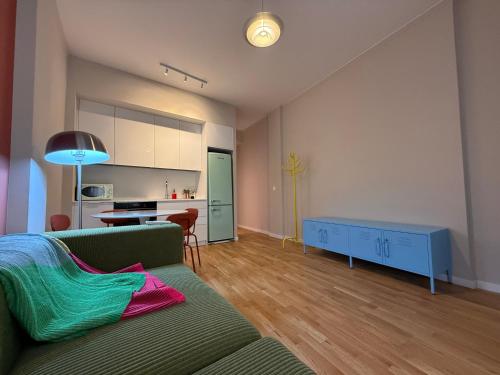 2 Bedroom 2 Bath Apartment 5min from Kypseli square