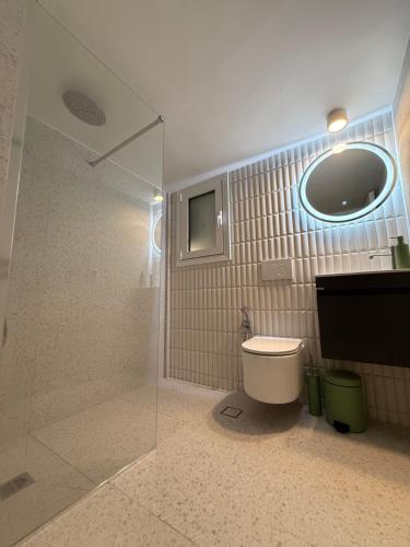 2 Bedroom 2 Bath Apartment 5min from Kypseli square