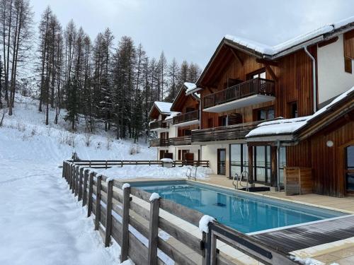 Le Refuge de la Combe d'Or, Fully south facing Swimming pool Spa