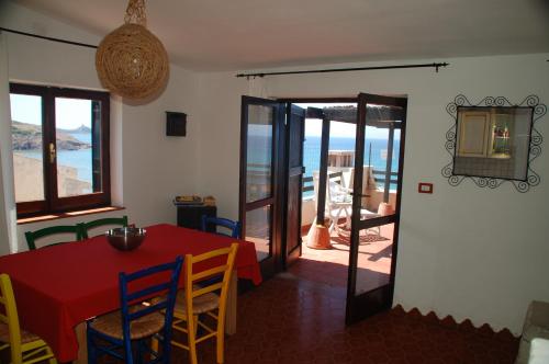 Gallery image of Villa Alabe - Waterfront Apartments in Bosa Porto Alabe in Tresnuraghes