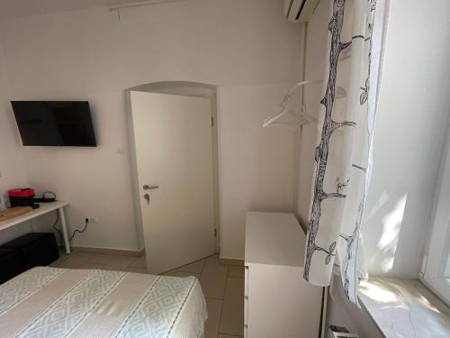 Central Zagreb Studio-Steps from Main Square