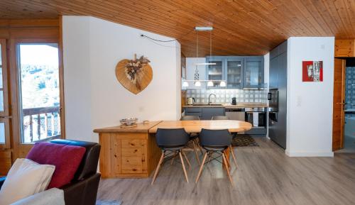 Apartment with mountain view and spa access