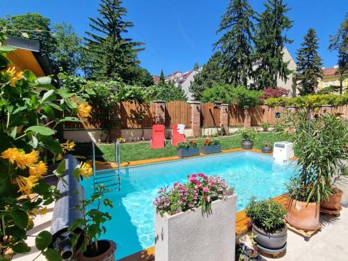 Livienna - Apartment mit Gartenblick - Wintergarten, Kamin & Pool