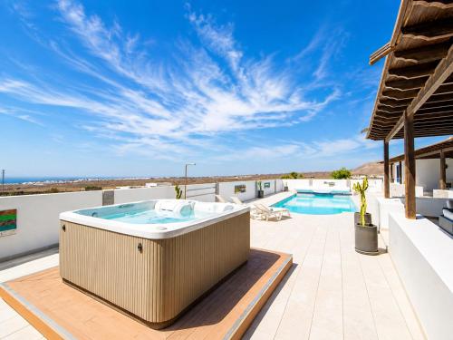 Villa Lucy - By AZ Rentals