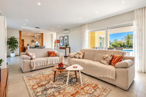 Holiday House Beach Porto Mós by Villas Key