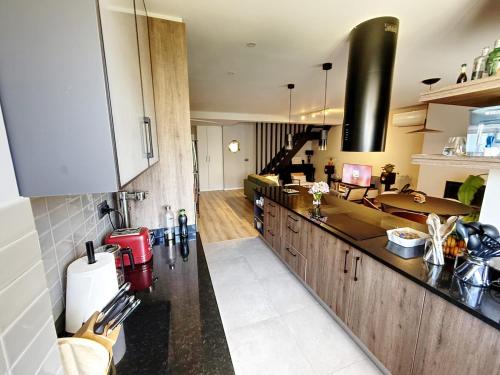 Ensuite Room with Private Balcony, Chill Flatshare