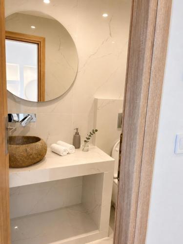 Fira Town Spot Rooms