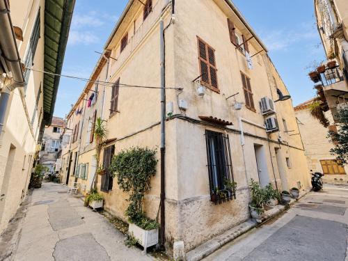 Artistic Antibes Apartment