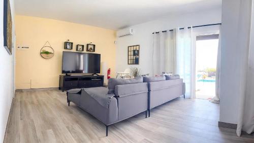 Villa Descansa with private Pool, Air-Conditioning, Sea View, Smart-TV Wifi