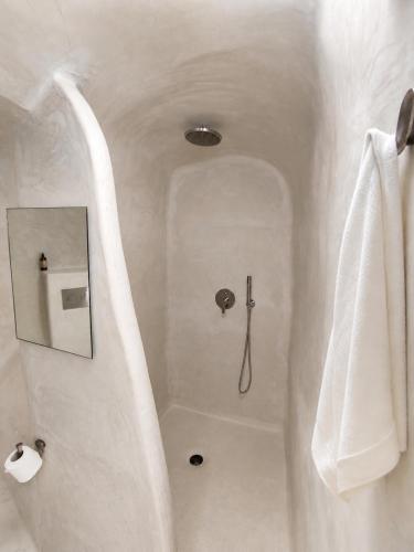 Fira Center Point Rooms