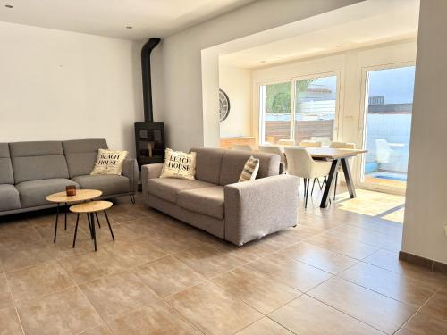WELCS CASA 438 EMP con piscina y jardin