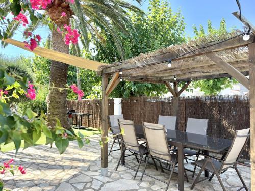 WELCS CASA 438 EMP con piscina y jardin