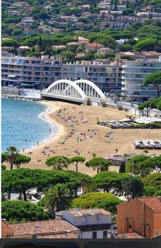 T2 en rez de jardin à 150m de la plage avec piscine et parking