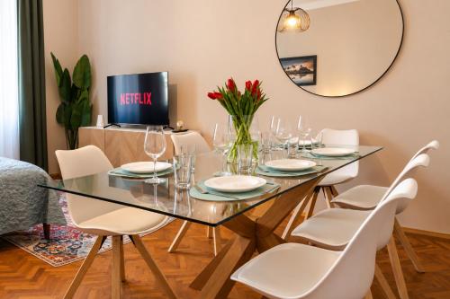 Large Comfortable Apartment I 15 Minutes to City Center