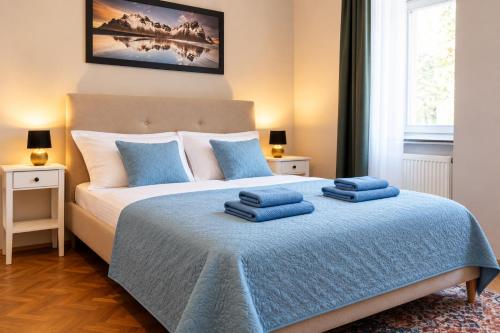 Large Comfortable Apartment I 15 Minutes to City Center