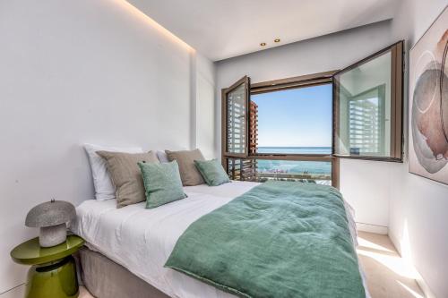 Luxury Málaga Beachfront Triplex Private Garden