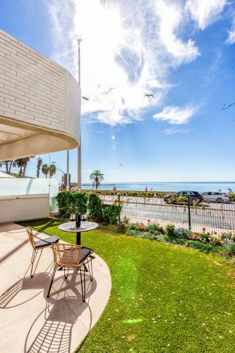 Luxury Málaga Beachfront Triplex Private Garden