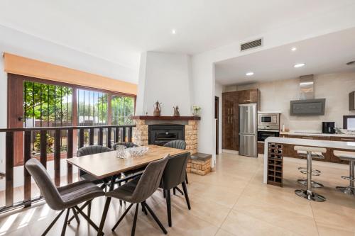 Villa in walking distance to amenities