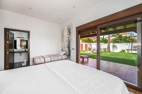 Villa in walking distance to amenities
