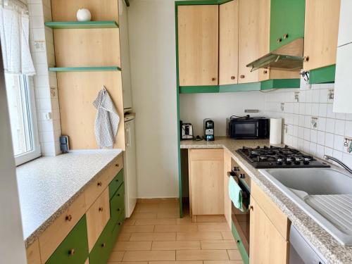 Stylish Apartment near Airport & Train
