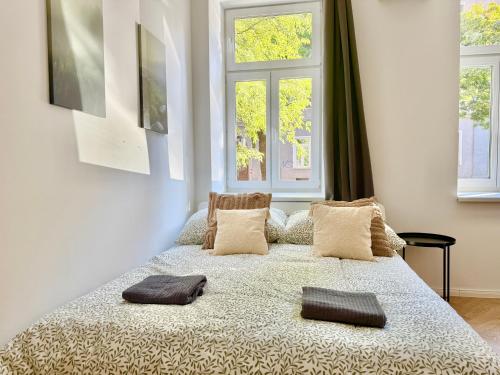 Stylish Renovated Apartment near Center