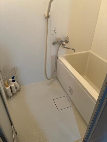 大阪心斎橋、道頓堀まで徒歩圏内の広々2部屋、グループに最適