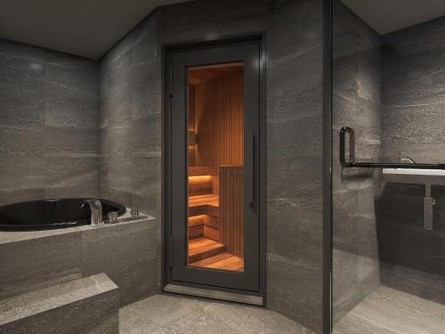 BASE LAYER HOTEL Roppongi