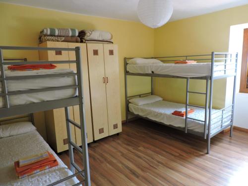 Двухъярусная кровать или двухъярусные кровати в номере Matxinbeltzenea