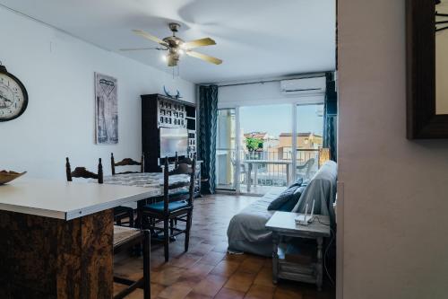 WELCS APARTAMENTO 497 EMP con terraza junto al mar