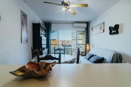 WELCS APARTAMENTO 497 EMP con terraza junto al mar