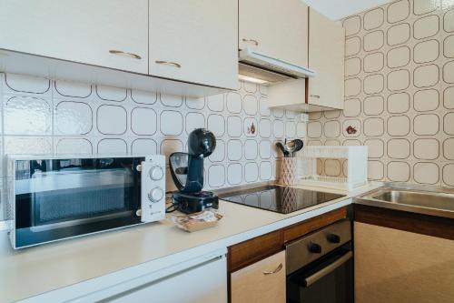 WELCS APARTAMENTO 497 EMP con terraza junto al mar
