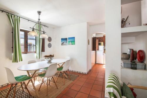 Vivenda com jardim e piscina