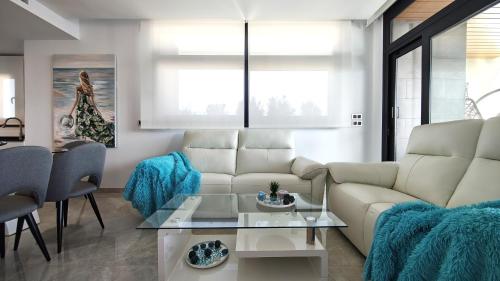 SUNSET WAVES elegant apartment