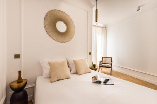 Elegant Parisian Apartment for 6 Boulevard Voltaire
