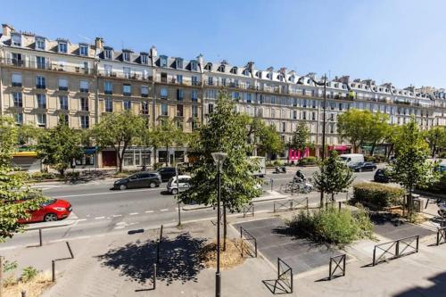 Elegant Parisian Apartment for 6 Boulevard Voltaire