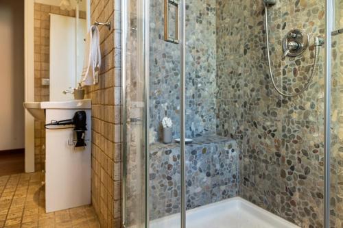 Lorenzo Guest House - Bright near Roma Center