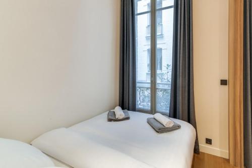 Cosy 1BR apartment with AC, next to Avenue Montaigne