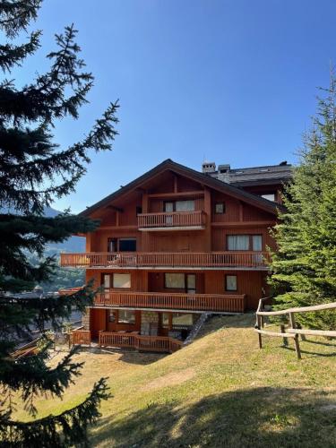 Résidence L'arolaz N°1 - Appartement skis aux pieds 7 personnes dans le centre de Méribel MAE-7111
