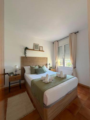 Cozy Apartment with Pool Near the Beach