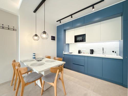 Luxury Downtown Apartment E5