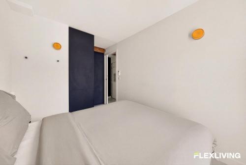 Bright T2 with balcony and Paris rooftop views 9th district