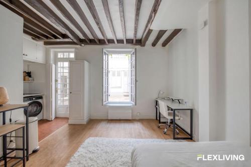 Quiet studio heart of Paris 7th