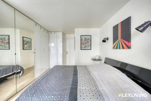 Beautiful and bright elegant Parisian 1-bedroom apartment