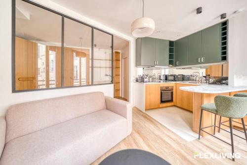 High-end 1BR in the heart of the 9th Elegant & quiet