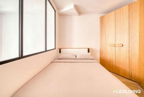 High-end 1BR in the heart of the 9th Elegant & quiet