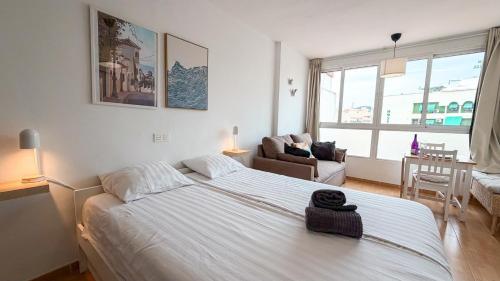 Modern Studio, 400m to beach, Pool